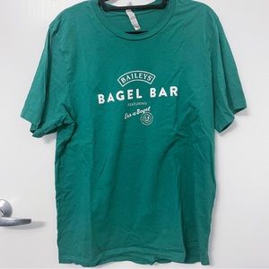 Bailey's Bagel Bar Tee Green White Graphic XL